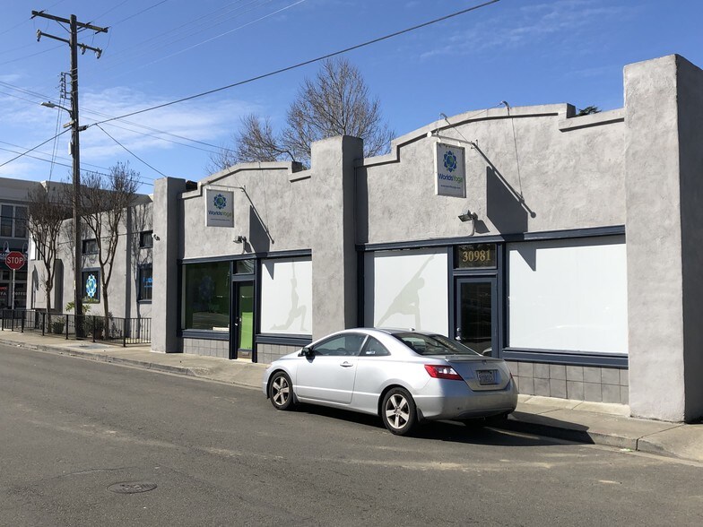 More Photos Of 3909 Smith St, Union City Storefront For Lease