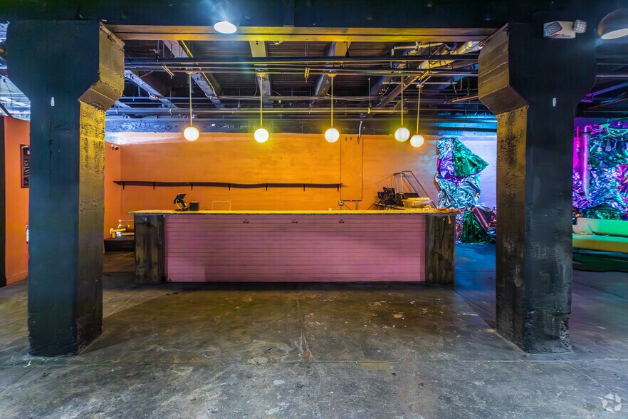 More Photos Of 409 S Main St, Memphis General Retail For Sale