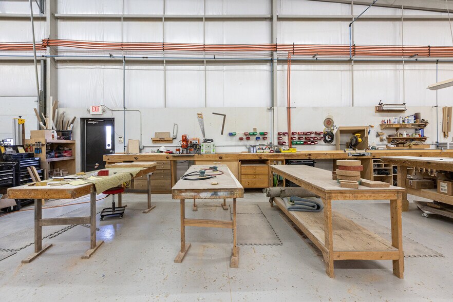 More Photos Of 641 Acorn Dr, Harrisonburg Manufacturing For Sale