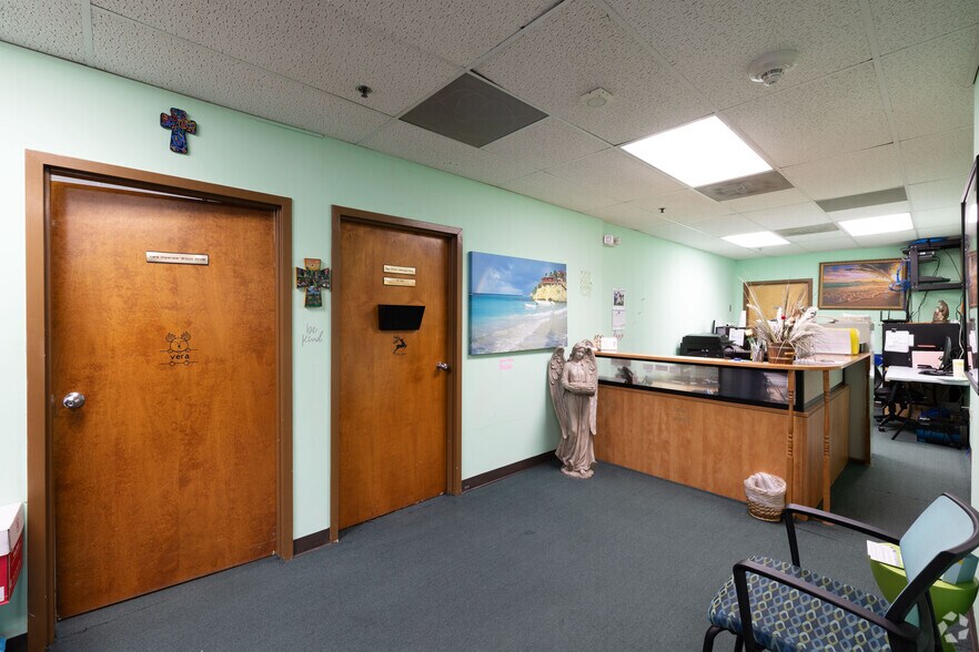 More Photos Of 401 New Karner Rd, Albany Medical For Lease