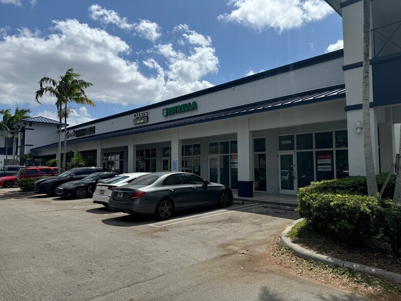 More Photos Of 19750 NW 27th Ave, Miami Gardens Storefront For Lease