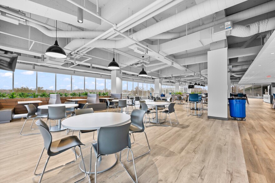 More Photos Of 26555 Northwestern Hwy, Southfield Office For Lease