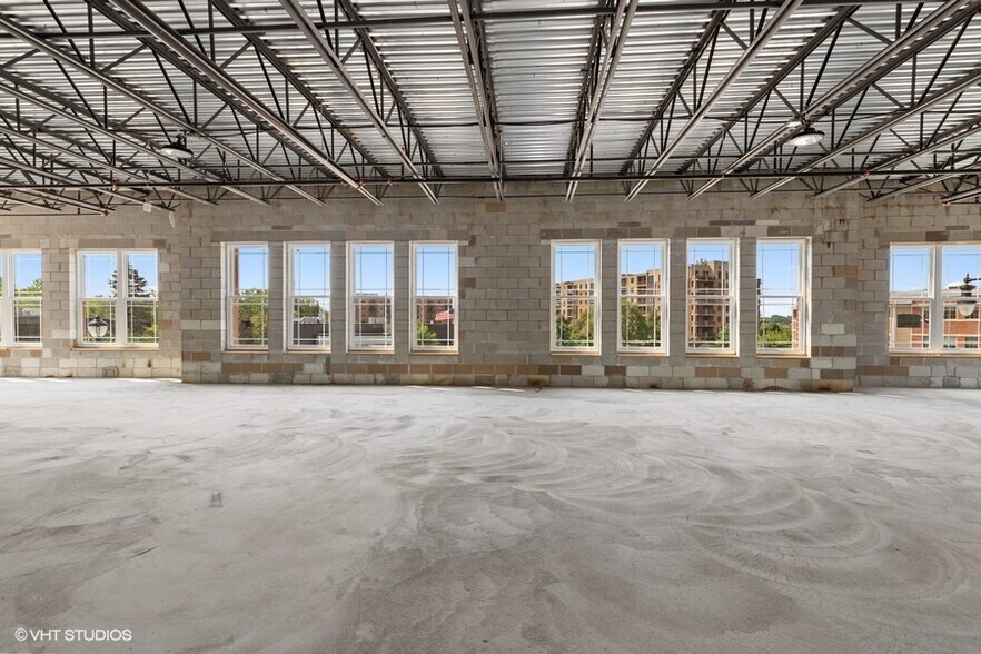 More Photos Of 440 E Hawley St, Mundelein Storefront Retail Office For Lease