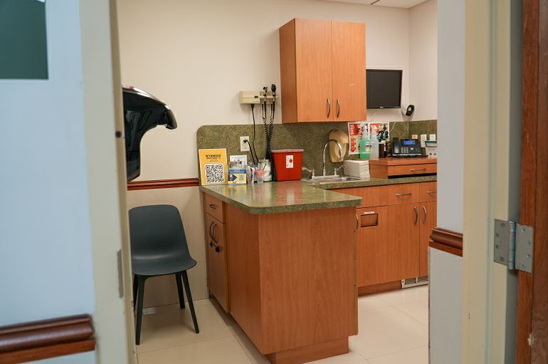 More Photos Of 9400 NW 58th St, Miami Veterinarian Kennel For Lease