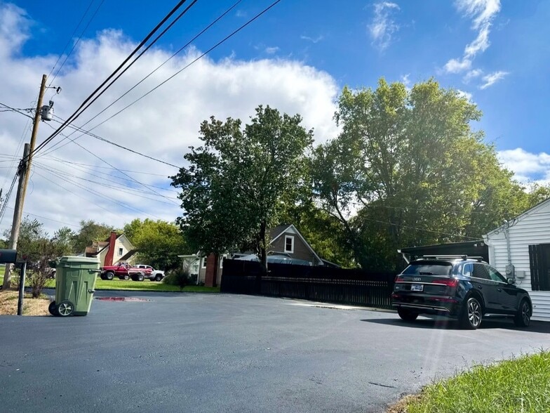More Photos Of 102 Elmwood Dr, Lebanon Loft Creative Space For Lease