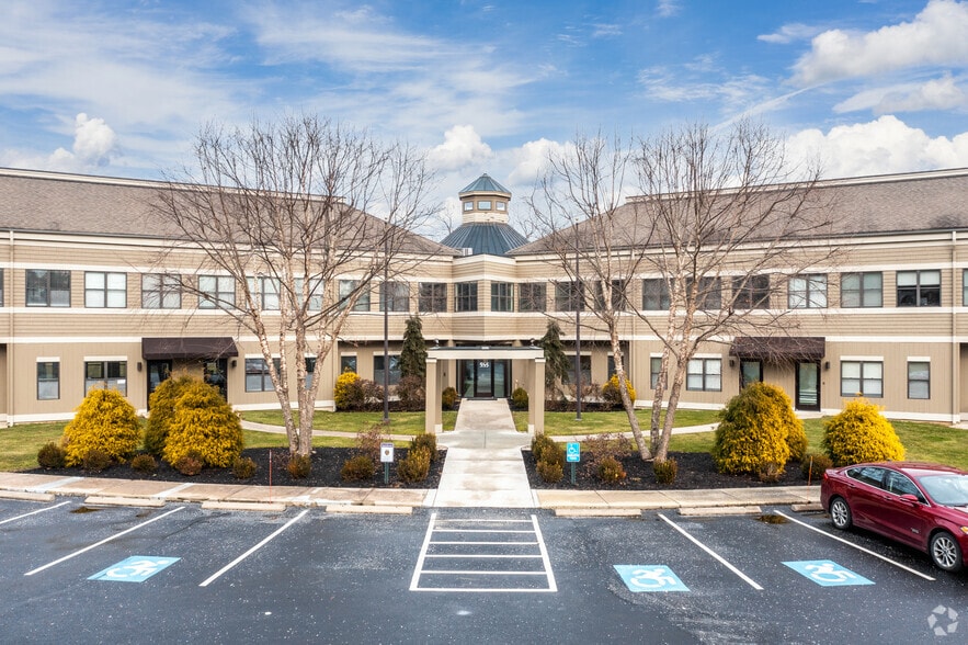 More Photos Of 555 Heritage Rd, Southbury Medical For Lease