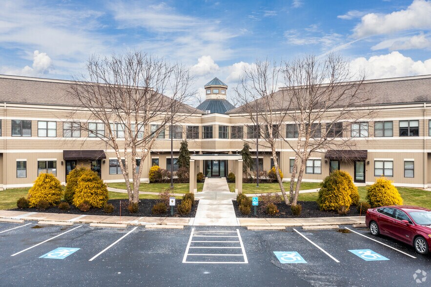 More Photos Of 555 Heritage Rd, Southbury Medical For Lease