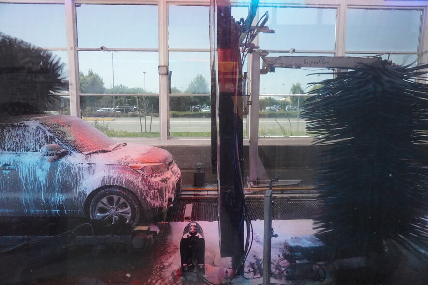 More Photos Of 318 W Shannon Pky, Visalia Carwash For Sale