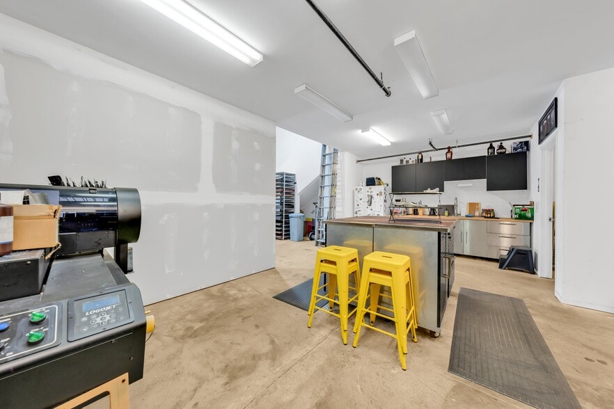 More Photos Of 2258 Central St, Richmond Warehouse For Lease