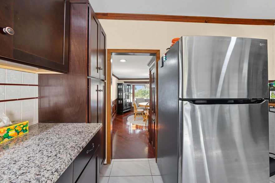 More Photos Of 40 Amboy Rd, Old Bridge Flex For Sale