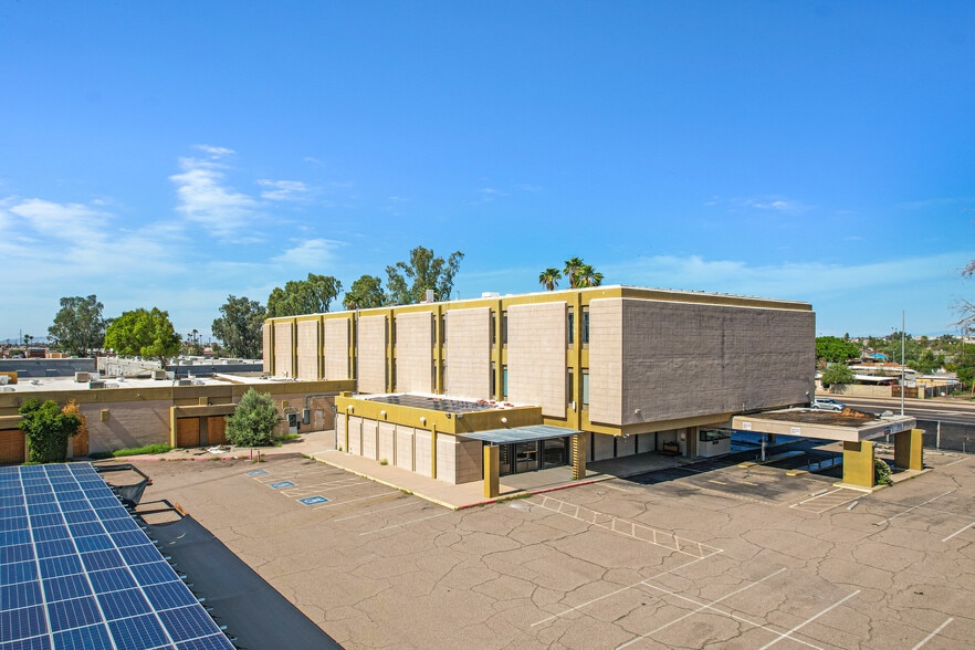 Primary Photo Of 3001 W Indian School Rd, Phoenix Office For Sale
