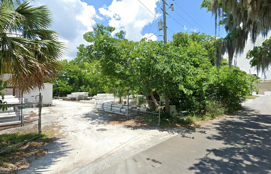 More Photos Of 2625 W Fairbanks Ave, Winter Park Warehouse For Lease