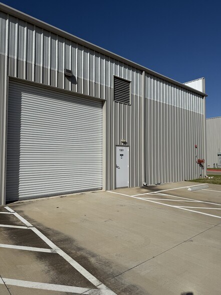 More Photos Of 26077 Nelson Way, Katy Light Distribution For Sale