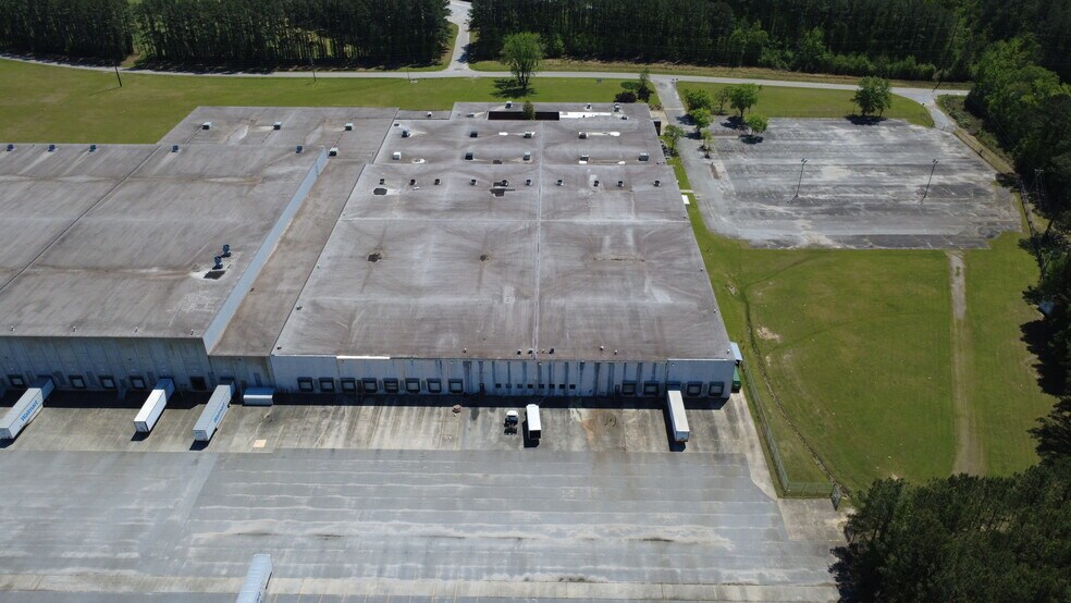 More Photos Of 633 Scottland Rd, Dillon Distribution For Lease