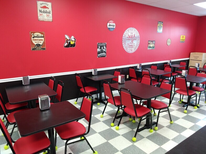 More Photos Of 402-406 Spring St N, Sparta Unknown For Sale