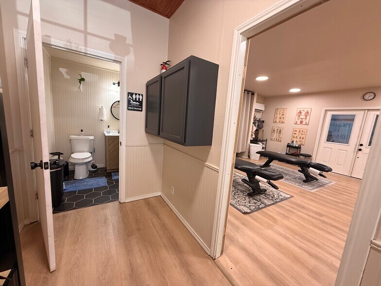More Photos Of 460 Jones Ave, Blanco Office For Lease