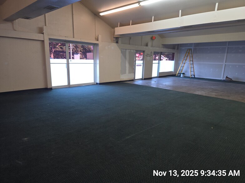 More Photos Of 225 E Brandon Blvd, Brandon General Retail For Lease