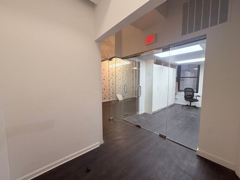 More Photos Of 39-41 W 38th St, New York Loft Creative Space For Lease