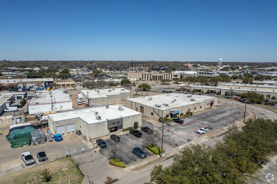 More Photos Of 716-722 Lingco Dr, Richardson Storefront Retail Office For Lease