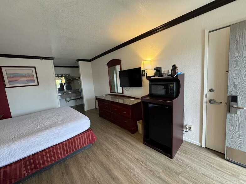 More Photos Of 2156 E Colorado Blvd, Pasadena Hotel For Sale