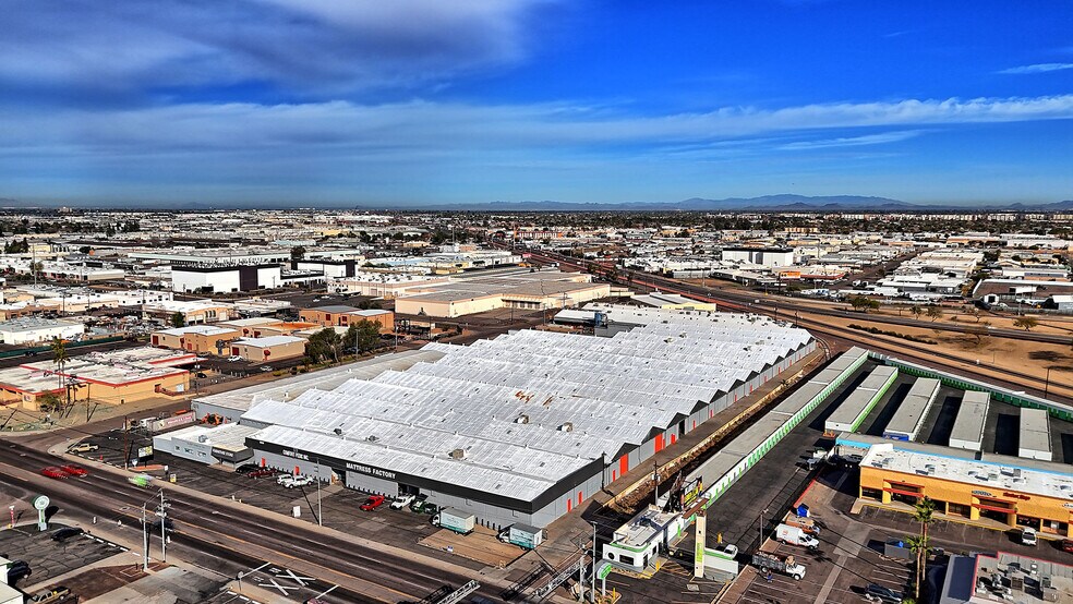 More Photos Of 2901-2925 N 29th Dr, Phoenix Warehouse For Lease