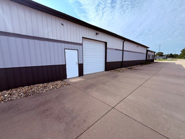 More Photos Of 3500 Constitution Dr, Springfield Warehouse For Sale