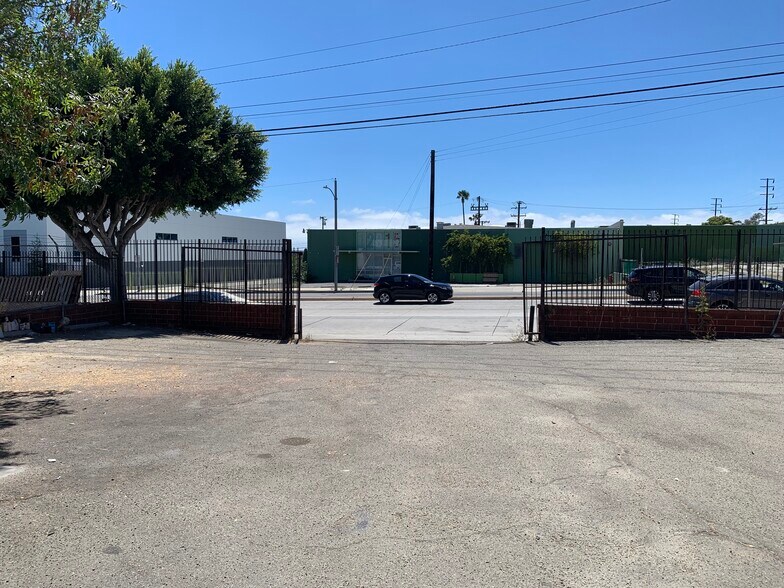 More Photos Of 12816-12818 S Western Ave, Gardena Warehouse For Lease