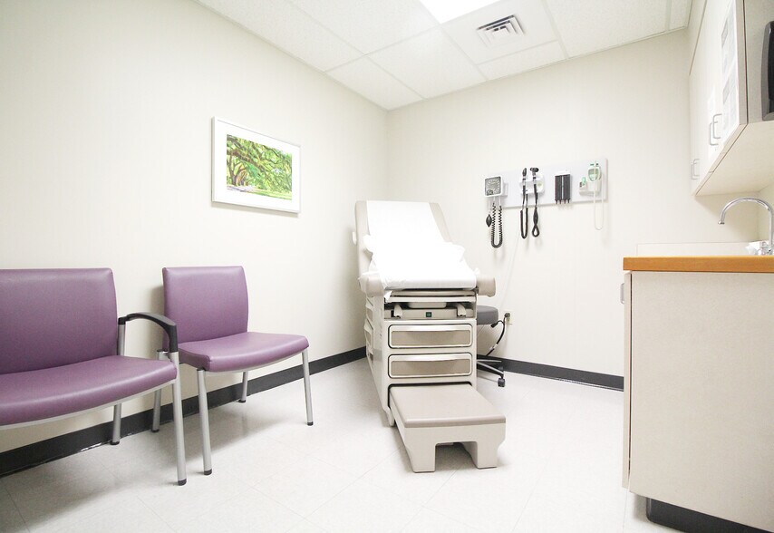 More Photos Of 2233 Park Ave, Orange Park Medical For Lease