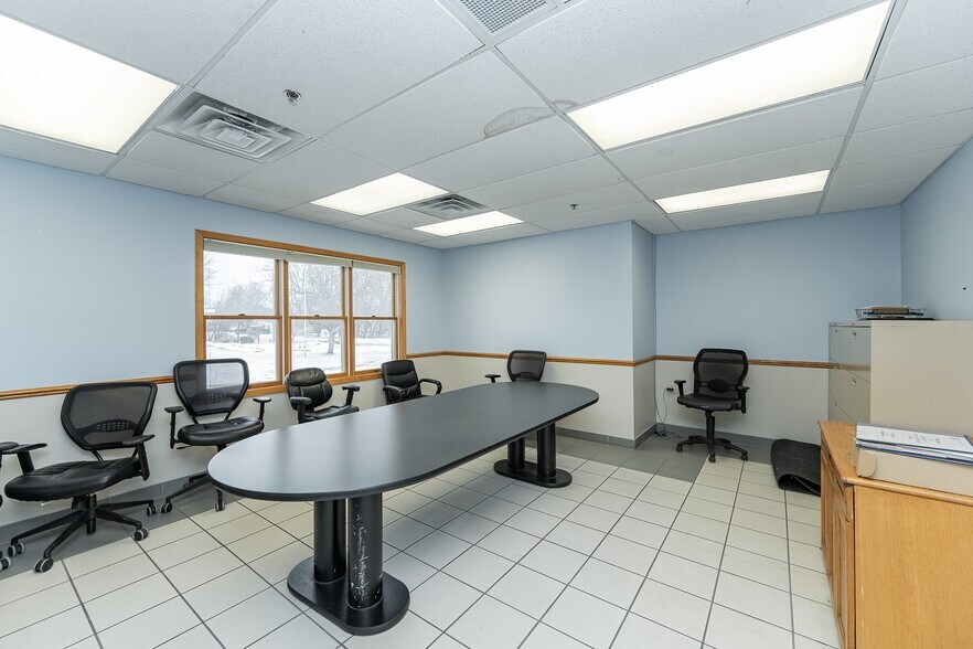 More Photos Of 202 5th St SE, Kasson Flex For Sale