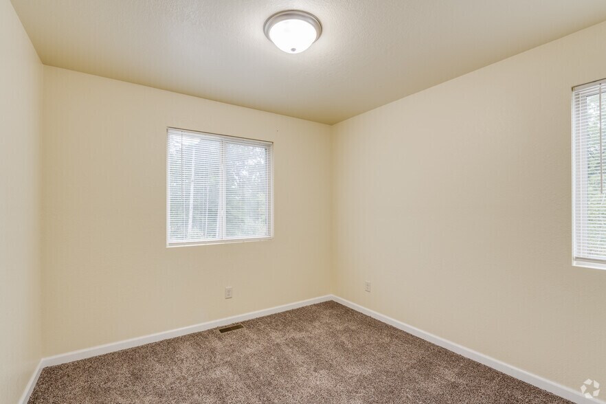 More Photos Of 816 Marquette Ave, Muskegon Apartments For Sale