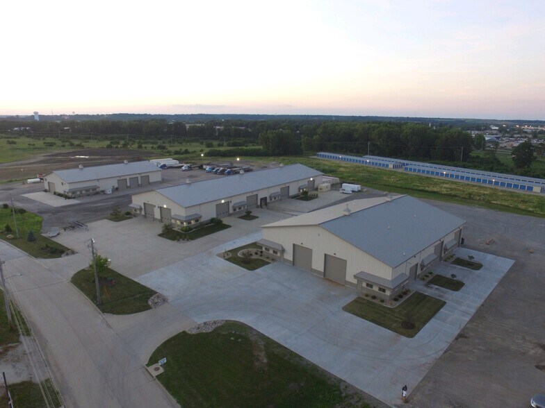 More Photos Of 100 Brakeshoe Ct, East Moline Warehouse For Lease