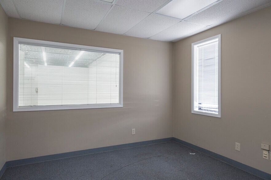 More Photos Of 1807 Tower Dr, Monroe Office For Sale