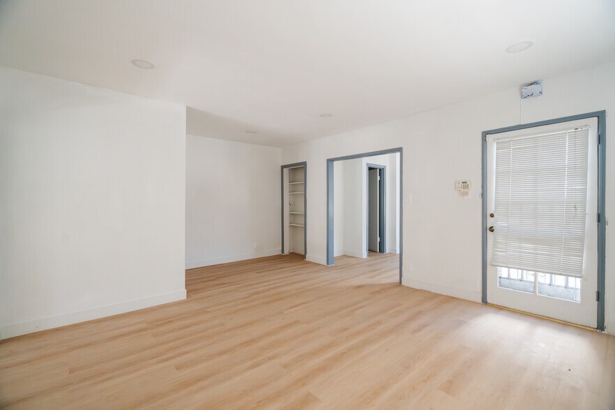 More Photos Of 3307-3309 Pico Blvd, Santa Monica Storefront For Lease