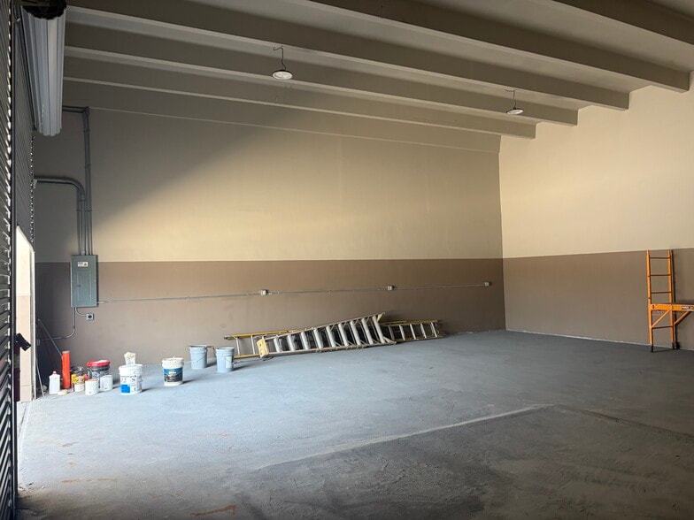 More Photos Of 17440 NW 2nd Ave, Miami Auto Repair For Sale