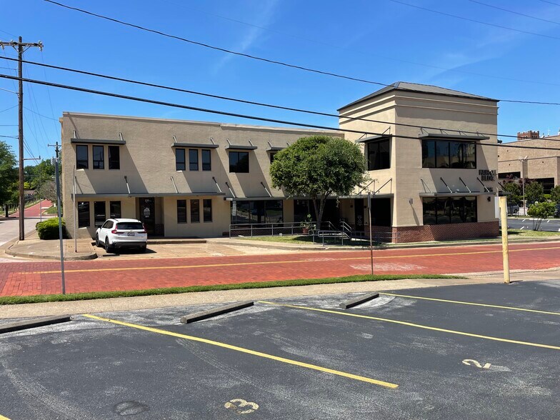 More Photos Of 227 S College Ave, Tyler Office For Lease