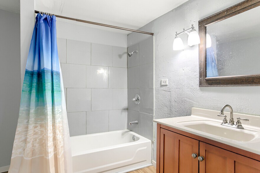 More Photos Of 1127 Merriam Ln, Kansas City Apartments For Sale