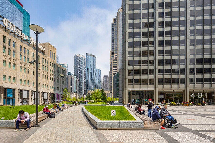 More Photos Of 401 N Michigan Ave, Chicago Office For Lease