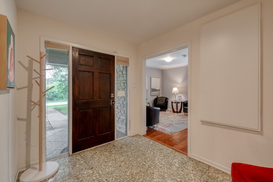More Photos Of 13803 Ann Pl, Austin Office For Sale