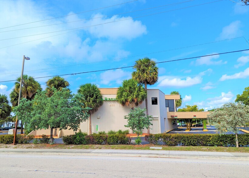 More Photos Of 650 N Congress Ave, Delray Beach Bank For Lease