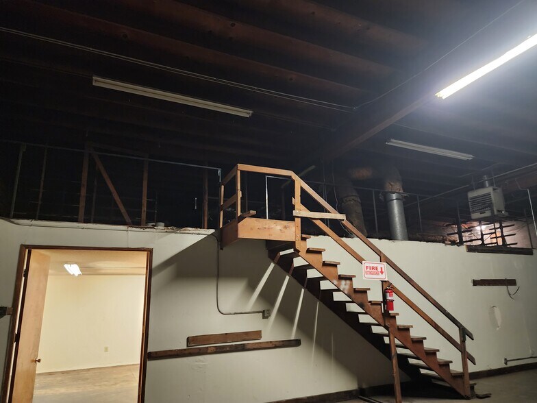 More Photos Of 4652 E Waterloo Rd, Stockton Warehouse For Lease