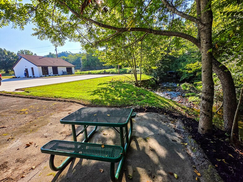 More Photos Of 508 Scarboro Ln, Oak Ridge Medical For Lease