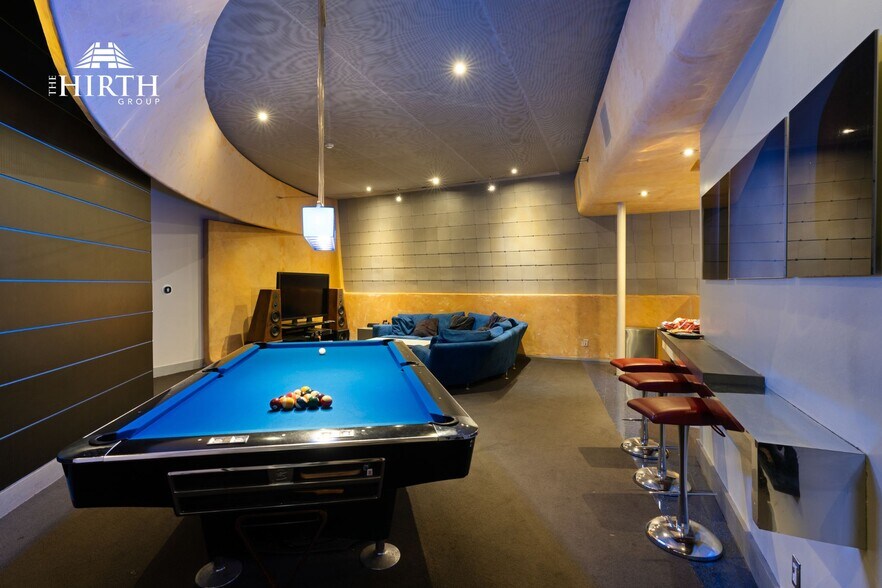 More Photos Of 11128 Weddington St, North Hollywood Movie Radio TVStudio For Sale