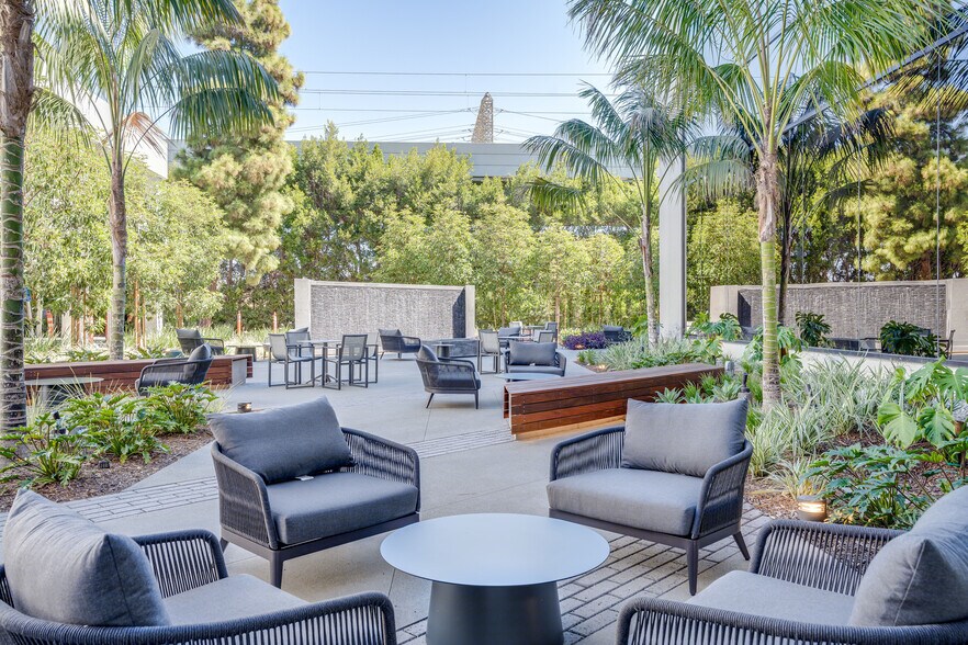 More Photos Of 2361-2381 Rosecrans Ave, El Segundo Office For Lease