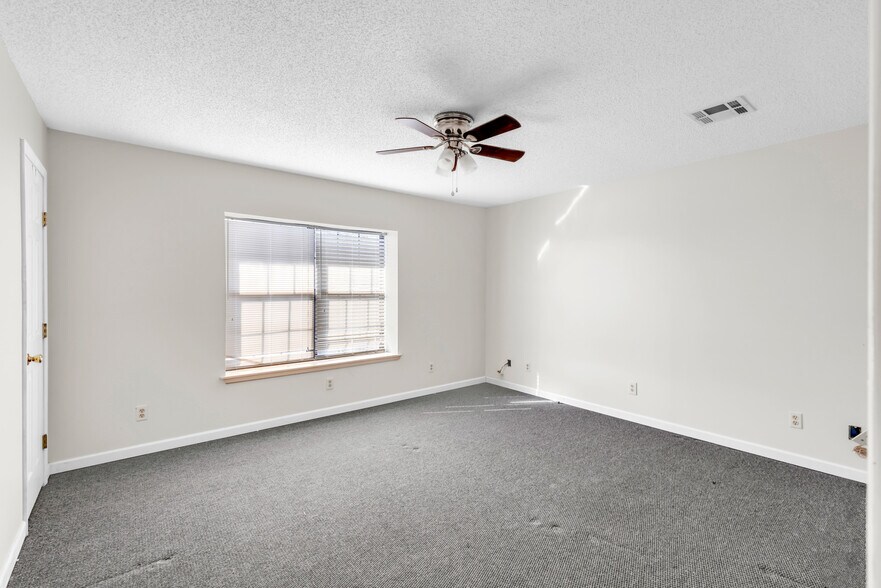 More Photos Of 10281 3rd Ave, Diberville Flex For Sale