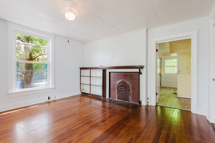 More Photos Of , Lexington Specialty For Sale