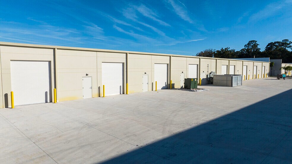 More Photos Of 375 Monroe Rd, Sanford Unknown For Lease