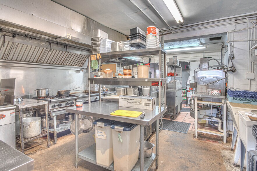 More Photos Of 2017 S Ridgewood Ave, South Daytona Restaurant For Sale