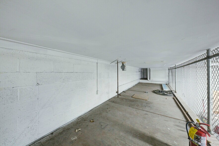 More Photos Of 36050 Goddard Rd, Romulus Auto Repair For Sale