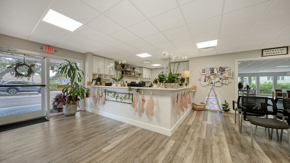 More Photos Of 1630 S Tuttle Ave, Sarasota Medical For Sale