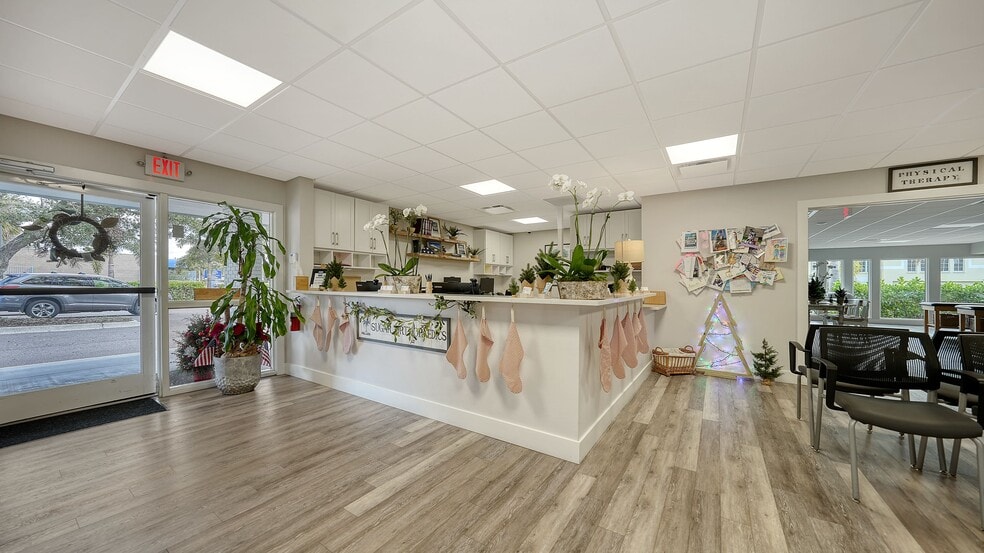 More Photos Of 1630 S Tuttle Ave, Sarasota Medical For Sale